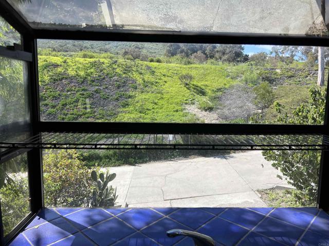 Detail Gallery Image 11 of 24 For 8438 Fanita Dr, Santee,  CA 92071 - 3 Beds | 2 Baths