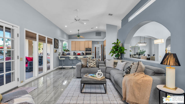 38610 Desert Mirage Drive, Palm Desert CA: https://media.crmls.org/mediaz/7fa2d5b5-d000-47b8-b6a8-3ad072966b60.jpg