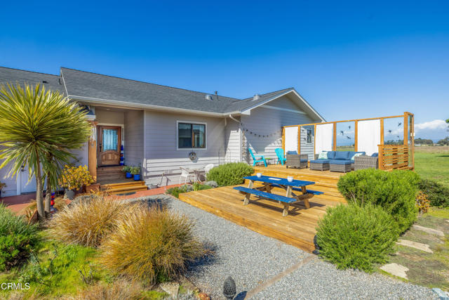 Detail Gallery Image 4 of 41 For 19251 Monterey Ave, Fort Bragg,  CA 95437 - 3 Beds | 3 Baths