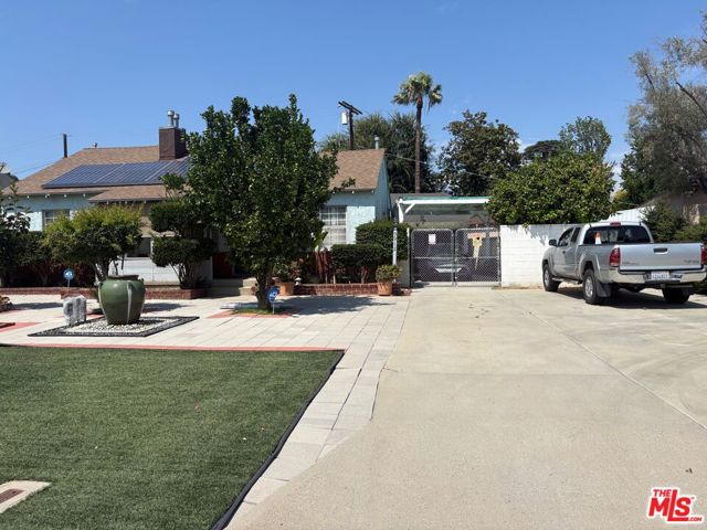 5912 Carpenter Avenue, Valley Village CA: https://media.crmls.org/mediaz/7fa30299-880b-4899-b2ba-d1999db3212a.jpg