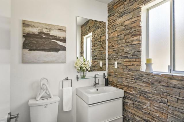 Image 17 of 51 For 4877 Lorraine Dr