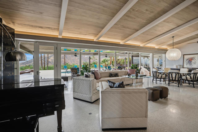 855 W Coronado Avenue, Palm Springs, CA 92262