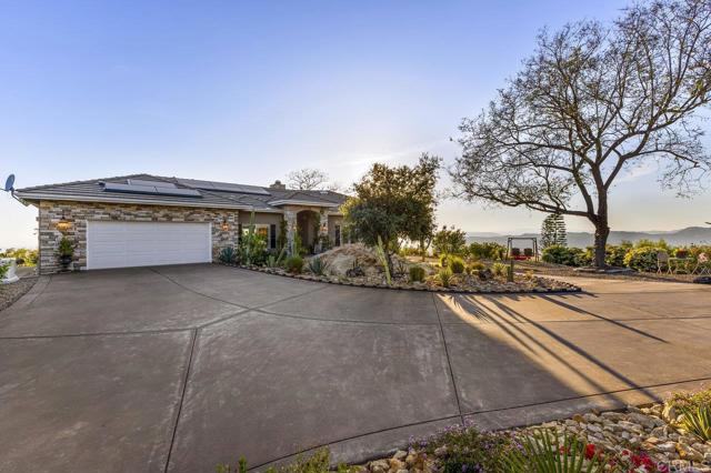 1078 Rainbow Crest Road, Fallbrook, California 92028, 2 Bedrooms Bedrooms, ,2 BathroomsBathrooms,Residential,For Sale,Rainbow Crest Road,NDP2404691