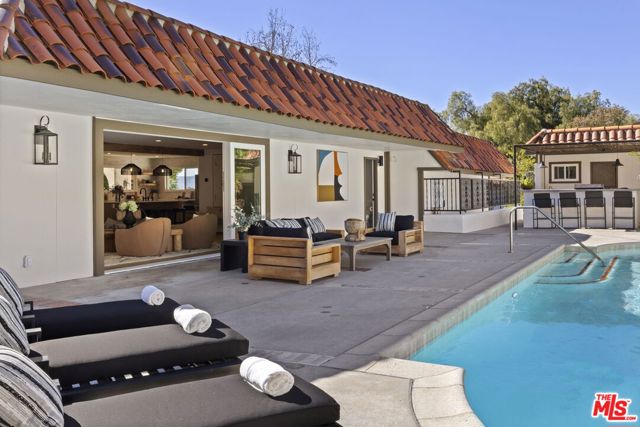 431 Montana Circle, Ojai CA: https://media.crmls.org/mediaz/7fa4715f-542d-44cf-bfdf-6c64b174665a.jpg