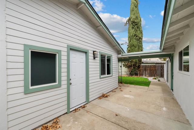 Image 26 of 37 For 9065 Heatherdale St