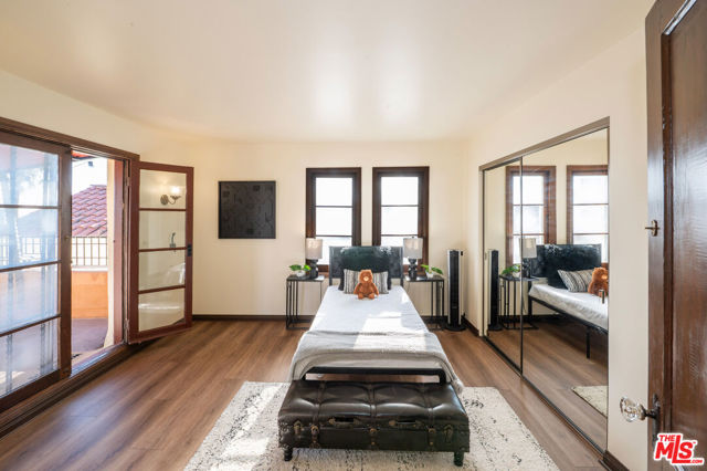 6655 Emmet Terrace, Los Angeles CA: https://media.crmls.org/mediaz/7fa48889-dedd-42b5-a597-e2ce8844822b.jpg