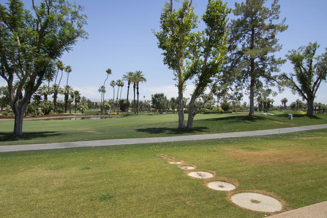 Image 44 of 63 For 70796 Fairway Drive