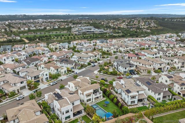 6190 Sagebrush Bend Way, San Diego CA: https://media.crmls.org/mediaz/7fa580d3-0bd1-4d8b-bcf2-568a777f8cb5.jpg