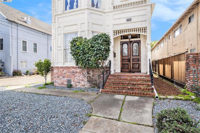 2120 Encinal Ave, Alameda, California 94501, 8 Bedrooms Bedrooms, ,5 BathroomsBathrooms,Single Family Residence,For Sale,Encinal Ave,41085306