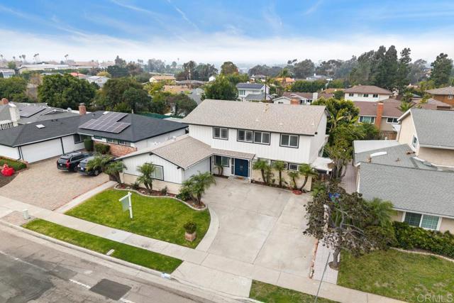 Detail Gallery Image 6 of 46 For 3542 Governor Dr, San Diego,  CA 92122 - 5 Beds | 3 Baths