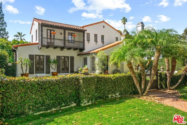 435 Loring Avenue, Los Angeles, California 90024, 4 Bedrooms Bedrooms, ,3 BathroomsBathrooms,Single Family Residence,For Sale,Loring,24464419