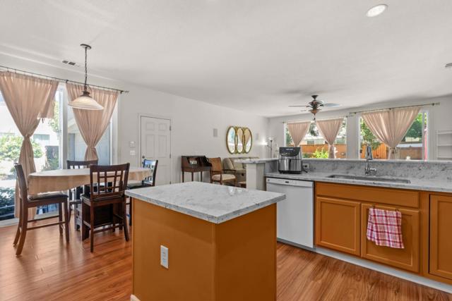 10628 Hidden Grove Circle, Stockton CA: https://media.crmls.org/mediaz/7fa6f3bc-4d87-48c7-9d63-4ae122926de3.jpg