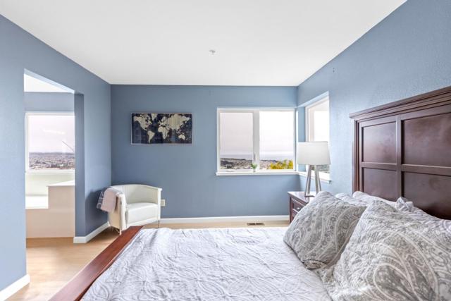 323 Green Ridge Drive, Daly City CA: https://media.crmls.org/mediaz/7fa71d3c-3819-4592-ae08-a49400832931.jpg