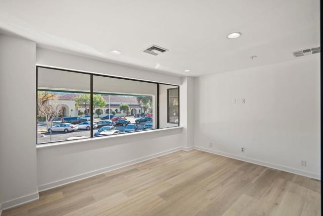 Image 22 of 33 For 558560 Waverley Street