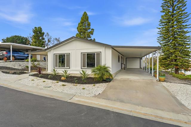 Detail Gallery Image 2 of 37 For 2298 Lindsay Dr, Carlsbad,  CA 92008 - 2 Beds | 2 Baths