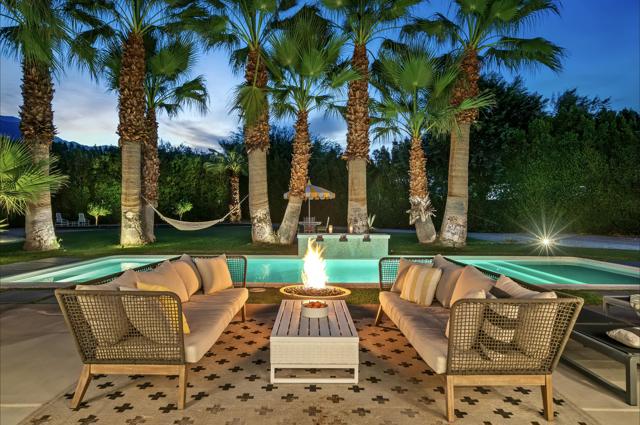 165 S Avenida Elenora, Palm Springs, CA 92262