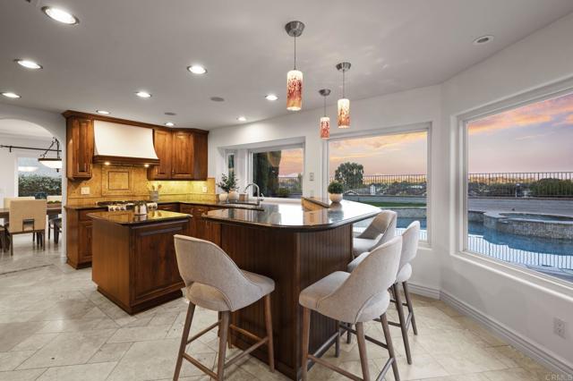 213 Via Palacio, Encinitas CA: https://media.crmls.org/mediaz/7fa84387-7976-4feb-a21c-0e02167ca692.jpg