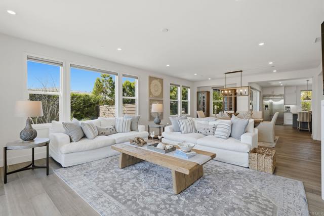 Detail Gallery Image 13 of 74 For 374 Fulvia St, Encinitas,  CA 92024 - 4 Beds | 4/1 Baths