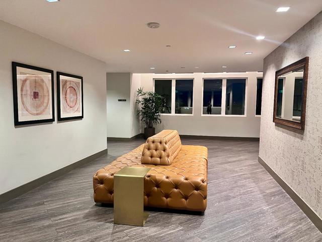 400 El Camino Real, Belmont CA: https://media.crmls.org/mediaz/7fa8d82c-4031-43e2-9f0a-c739eec488bf.jpg