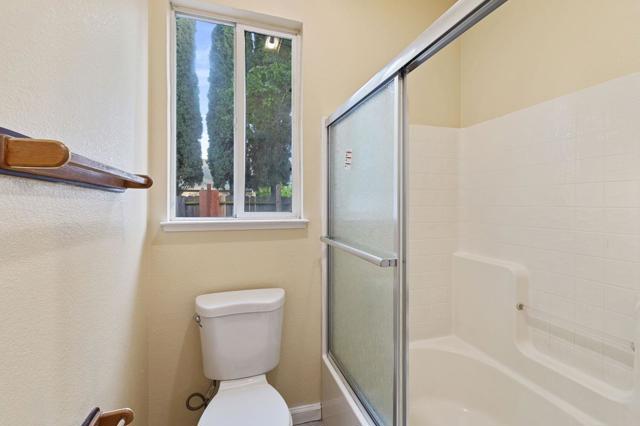 110 Walnut Meadows Court, Oakley CA: https://media.crmls.org/mediaz/7faa74eb-f778-4ace-b9d7-0d00a308dac2.jpg