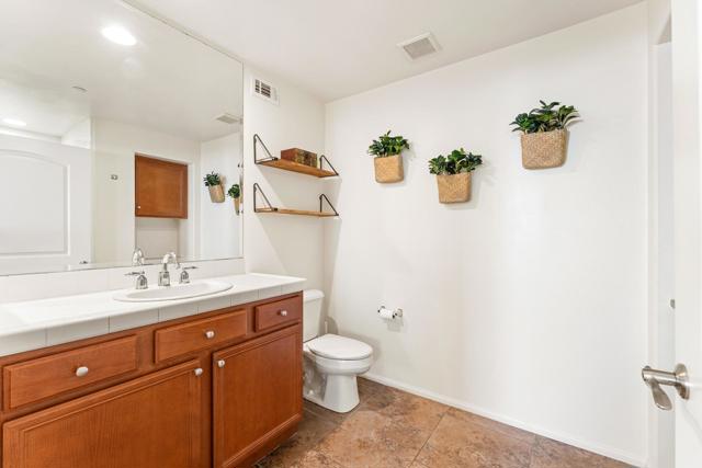 158 Paseo Bravo, Palm Desert CA: https://media.crmls.org/mediaz/7faae0ea-b1c9-4ccc-a109-2be7bb8810d7.jpg