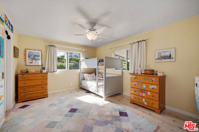 29500 Heathercliff Road, Malibu CA: https://media.crmls.org/mediaz/7fab03df-872b-4bab-acb9-da7f53c385c1.jpg