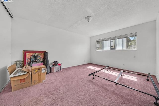 1738 7Th St, Berkeley CA: https://media.crmls.org/mediaz/7fab2ac0-0cd6-41a4-9695-1a142018e128.jpg