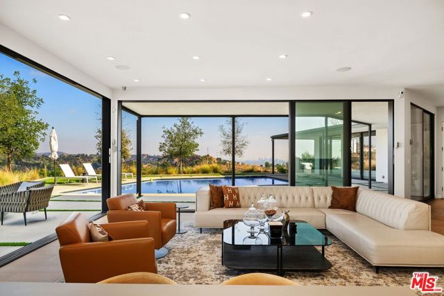 8545 Charl Lane, Los Angeles CA: https://media.crmls.org/mediaz/7fab67b8-2336-439b-a855-f7d266b94cb3.jpg