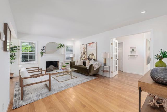 923 Grand Street, Redwood City CA: https://media.crmls.org/mediaz/7fabdb8d-d017-441b-9243-8858ba5007c3.jpg