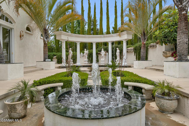 932 Rosario Drive, Thousand Oaks CA: https://media.crmls.org/mediaz/7facc1c5-c27d-4aec-af41-2c0893cfaab9.jpg
