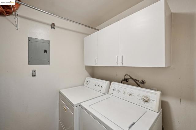 3241 Monika Lane, Hayward CA: https://media.crmls.org/mediaz/7facde31-f8c3-4eda-a213-25dcf43000a0.jpg