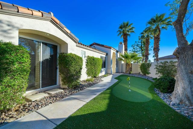 57916 Interlachen, La Quinta CA: https://media.crmls.org/mediaz/7facf1a8-f6bf-43e5-b06f-aa1e2b0e4ea1.jpg