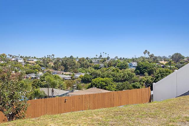 Detail Gallery Image 1 of 26 For 2228 Saratoga St, Oceanside,  CA 92054 - 3 Beds | 2 Baths