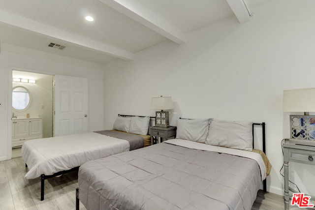 11812 RANDALL Street, Sun Valley CA: https://media.crmls.org/mediaz/7fad215c-fe28-4342-84a8-fde2107e6708.jpg