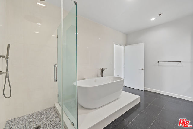 1111 South GRAND Avenue, PH6 photo 32