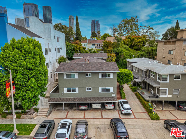 1940 S Beverly Glen Boulevard, Los Angeles CA: https://media.crmls.org/mediaz/7fad82a6-67c4-4661-8787-c3efff5ef6e9.jpg