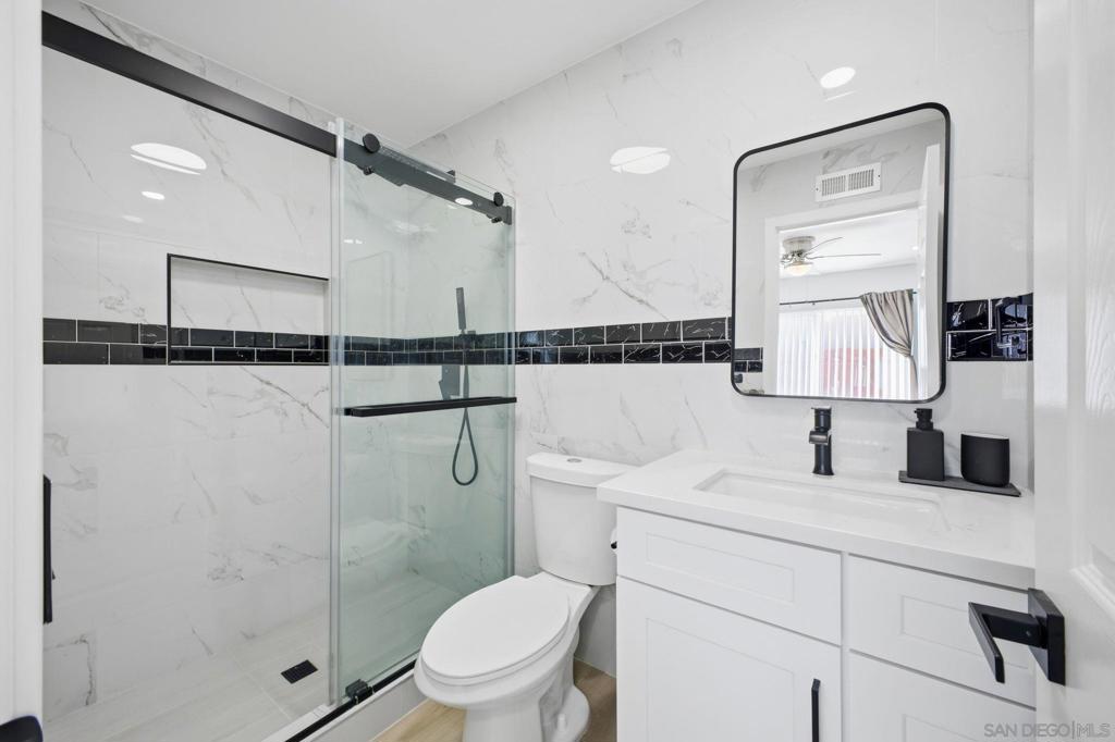 11131 Tyrolean Way - photo 5