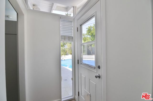 9342 Debra Avenue, North Hills CA: https://media.crmls.org/mediaz/7fae3eb3-760f-4952-9605-aa95df2ace5e.jpg