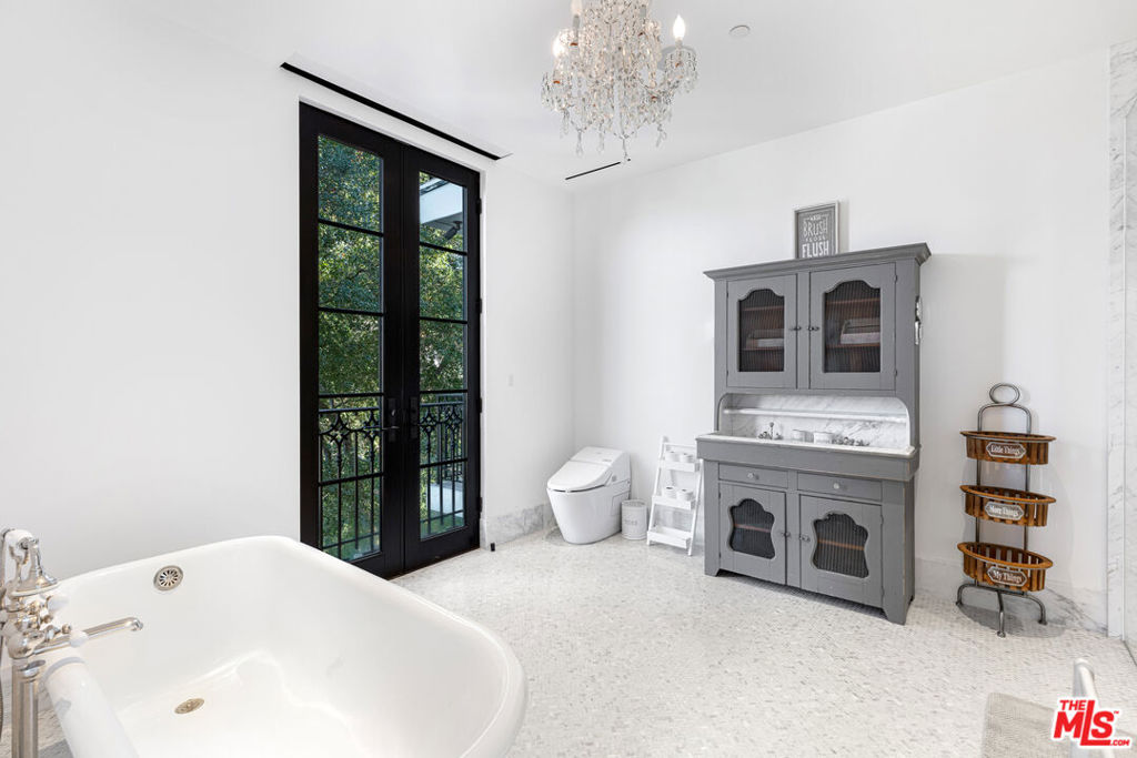 3160 Coldwater Canyon AvenueStudio City img 38