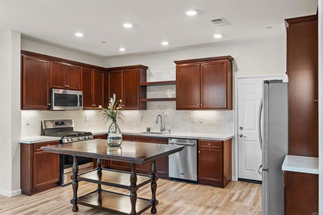 Detail Gallery Image 1 of 5 For 1514 Crown Ln #1,  Chula Vista,  CA 91915 - 4 Beds | 2 Baths