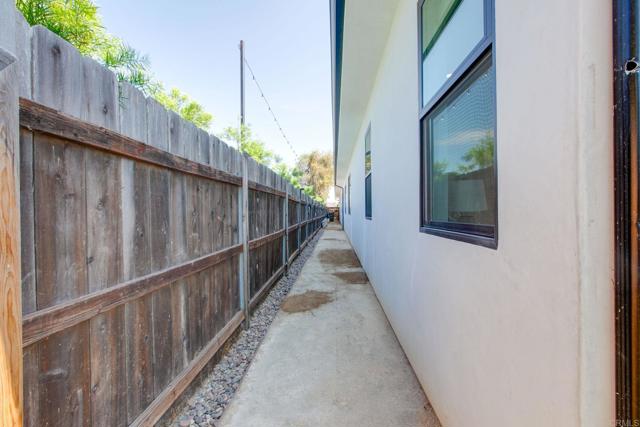 2630 Vistosa Place, Carlsbad CA: https://media.crmls.org/mediaz/7fafd211-b18a-4082-b68f-c02810e8094c.jpg