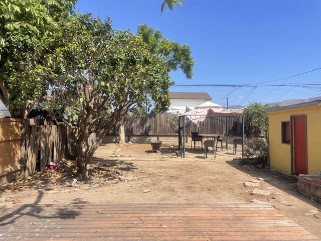 Detail Gallery Image 24 of 29 For 121 E Warner St, Ventura,  CA 93001 - 2 Beds | 1 Baths