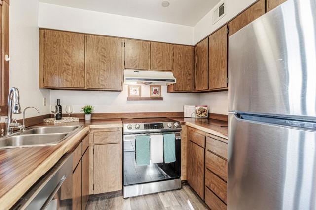 323 Broadway, Santa Cruz CA: https://media.crmls.org/mediaz/7fb0b0e0-48d7-47ba-add5-6cd851eb152c.jpg