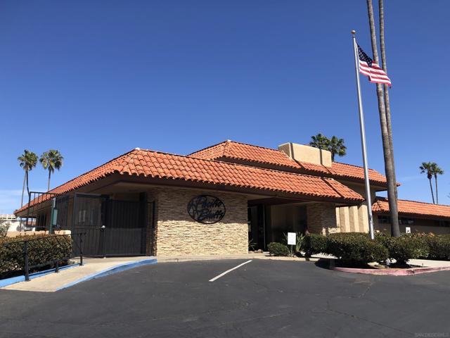 5217 Mount Alifan Dr, San Diego CA: https://media.crmls.org/mediaz/7fb0faf5-0fa2-488e-8563-77dd4cda1809.jpg