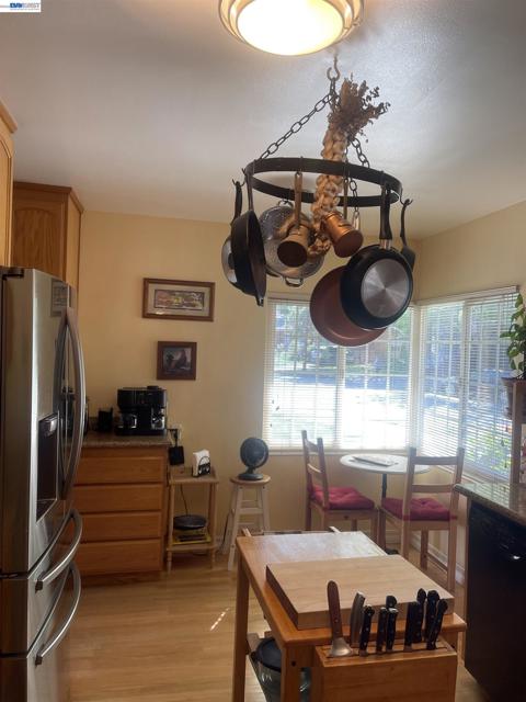 1256 Glen Drive, San Leandro CA: https://media.crmls.org/mediaz/7fb10f54-282a-4606-a774-682188a0e47c.jpg