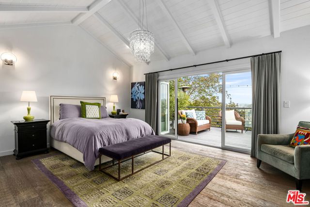 1757 Hollyvista Avenue, Los Angeles CA: https://media.crmls.org/mediaz/7fb1ee14-6a8b-4375-a461-eaa3acd9ac3b.jpg