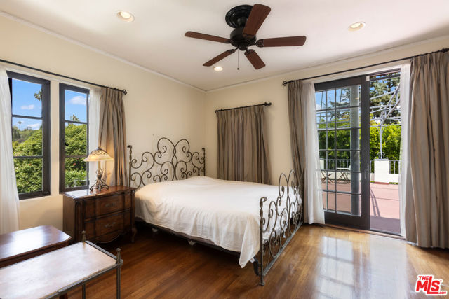 2086 S Oak Knoll Avenue, San Marino CA: https://media.crmls.org/mediaz/7fb23c57-deb4-4a5d-8143-f2b93d91fc43.jpg