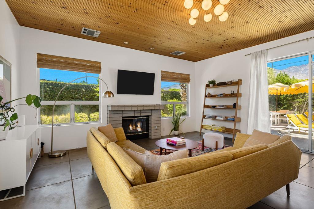 MLS #219139645DA image #5