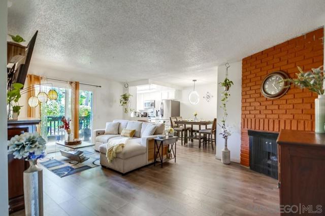 5350 Baltimore Drive, La Mesa CA: https://media.crmls.org/mediaz/7fb33ade-5158-40de-880d-308cb8e6e6e6.jpg
