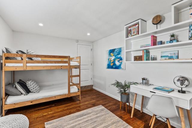 22956 E Cliff Drive, Santa Cruz CA: https://media.crmls.org/mediaz/7fb34c29-b109-4c9d-a174-99e863cb1f04.jpg